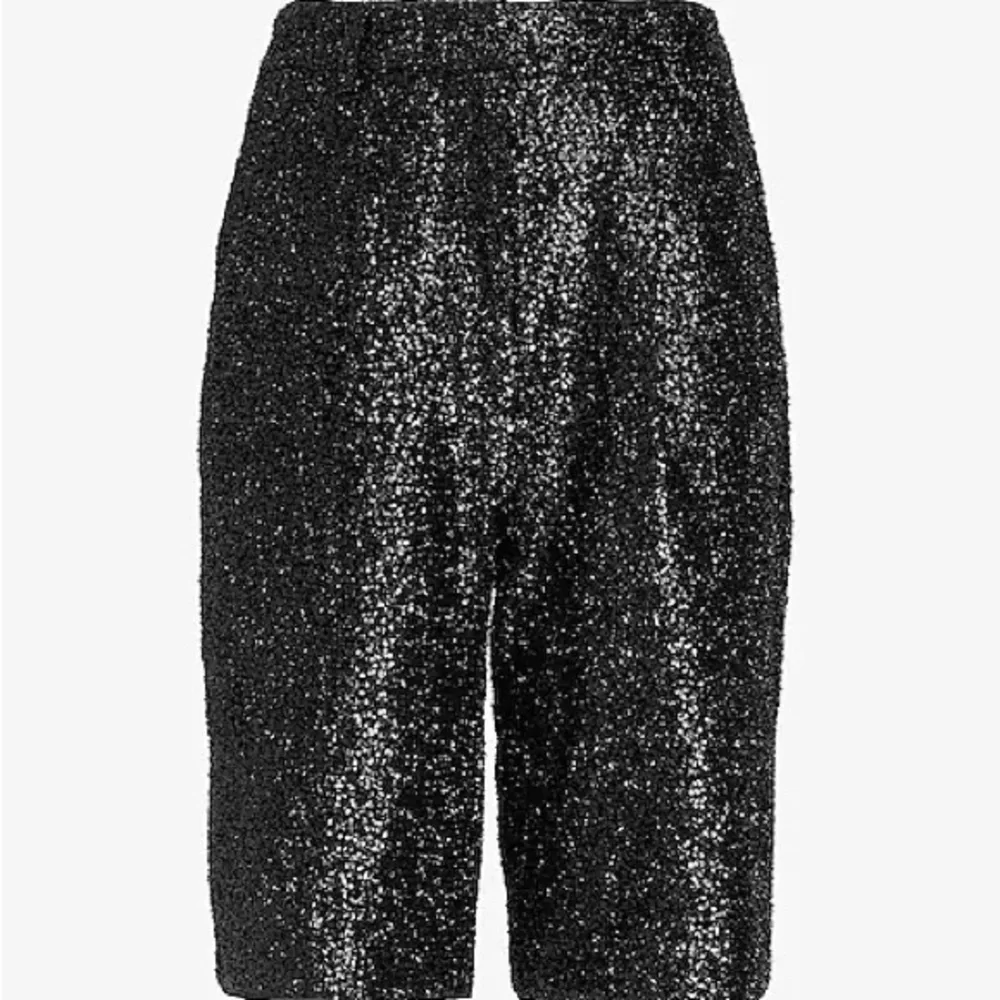 NWT EXPRESS High Waisted Sequin Bermuda Shorts SZ-2 BLACK